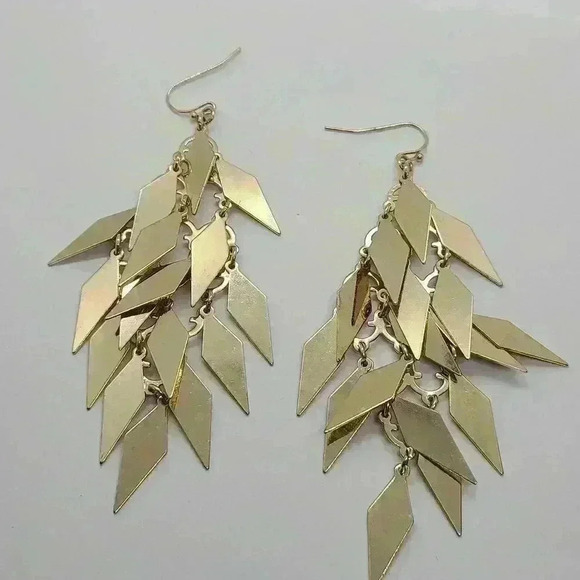 Vintage Gold-toned metal mesh Dangle chandelier style earrings - Picture 6 of 16